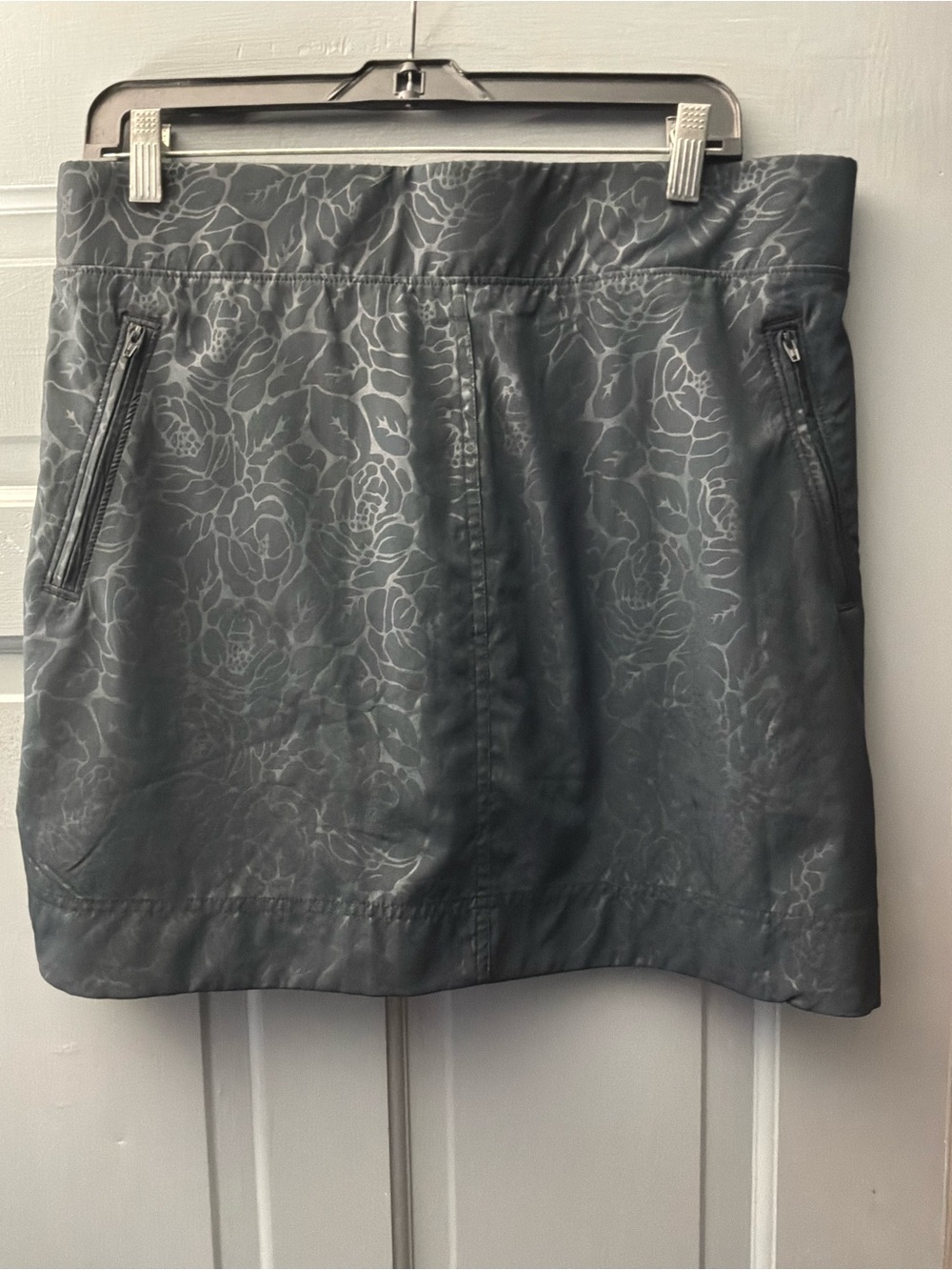 Orvis Gray Floral Jacquard Mini Skirt